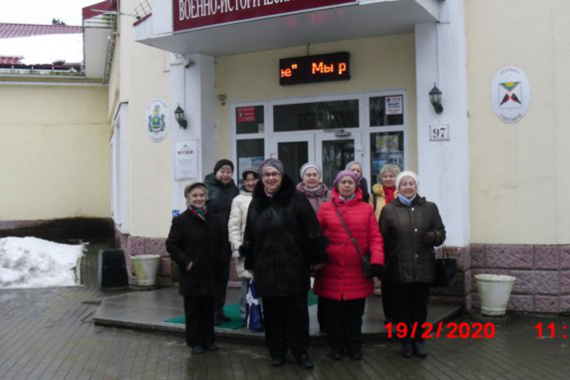 Ветераны из Преображенского побывали на экскурсии в подмосковных Снегирях