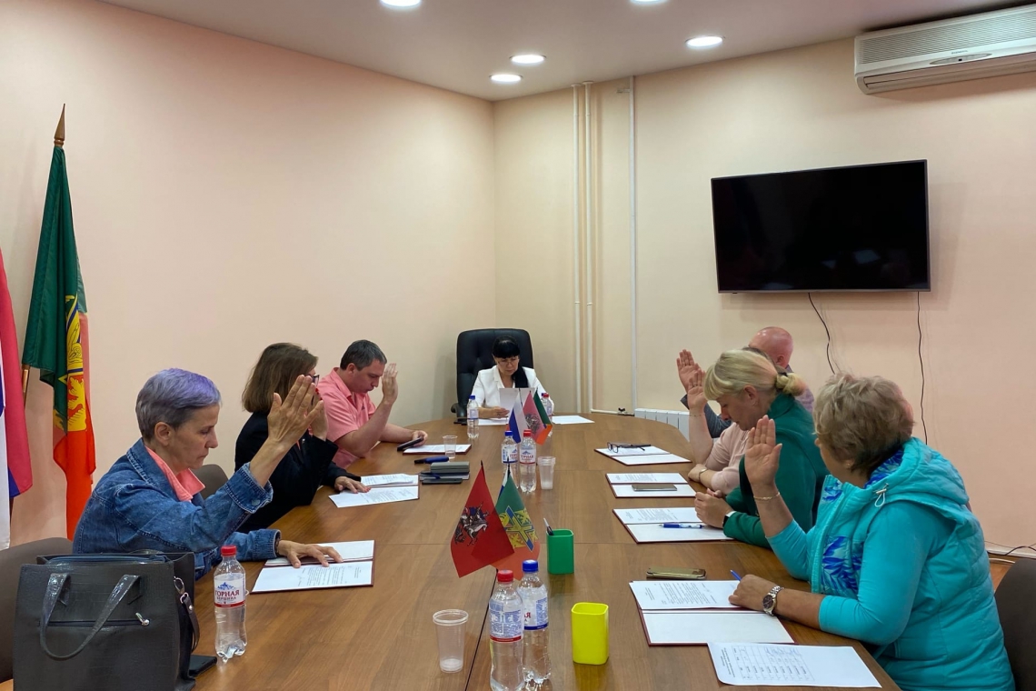22 июня 2022 г. в помещении аппарата Совета депутатов муниципального округа Преображенское состоялось внеочередное заседание Совета депутатов.